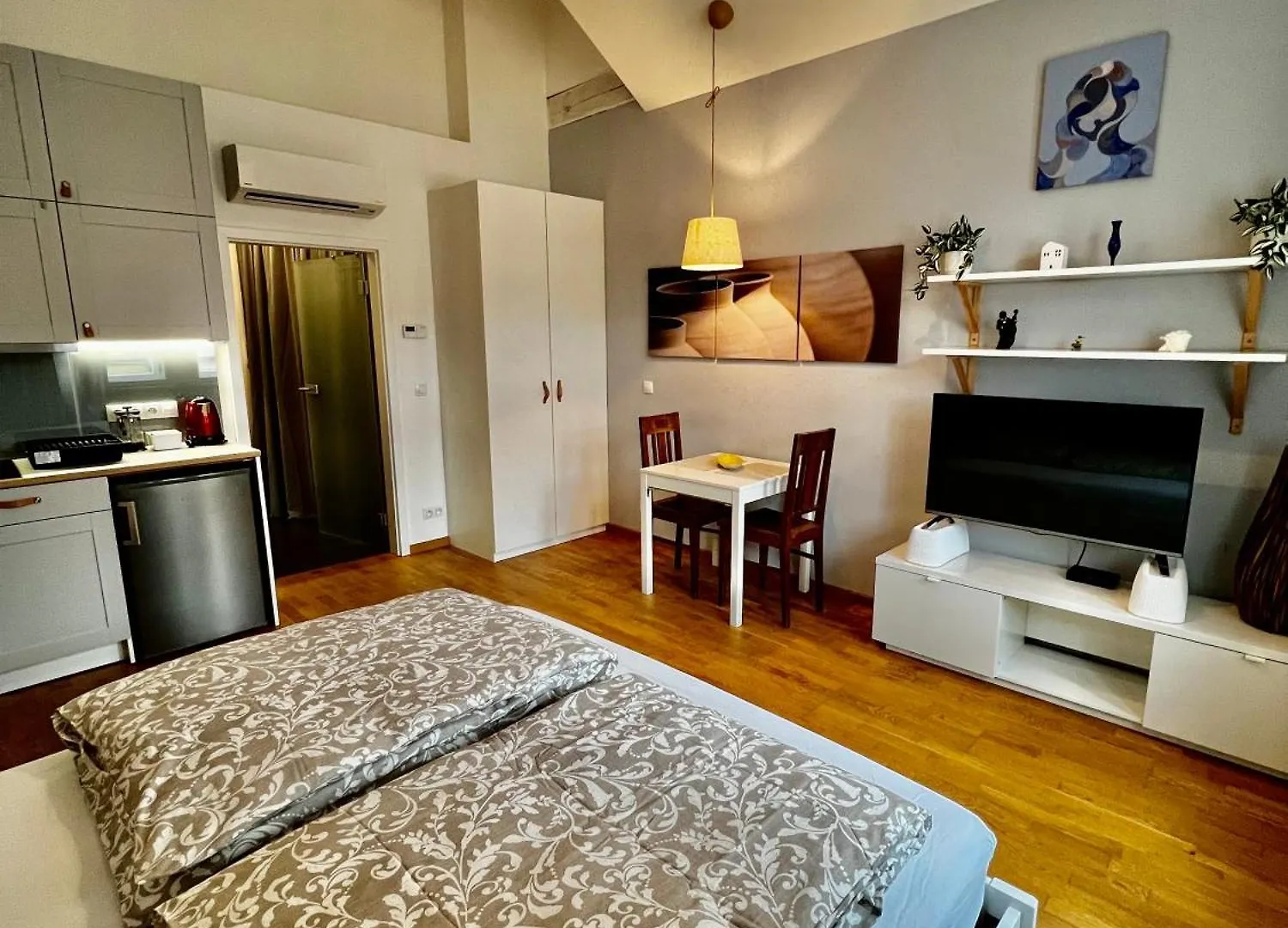 Riverside Apartment براغ