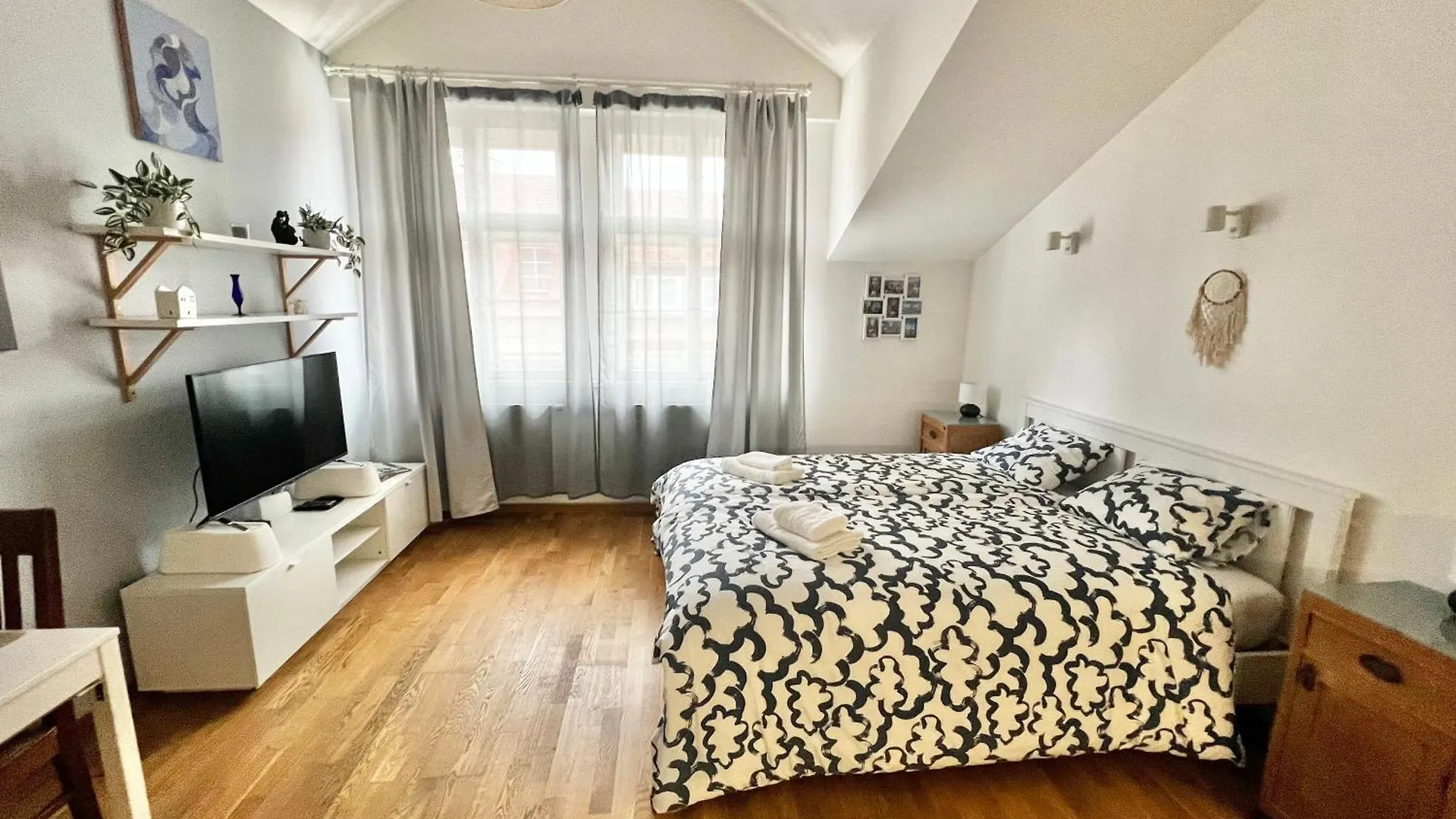 Riverside Apartment Praga
